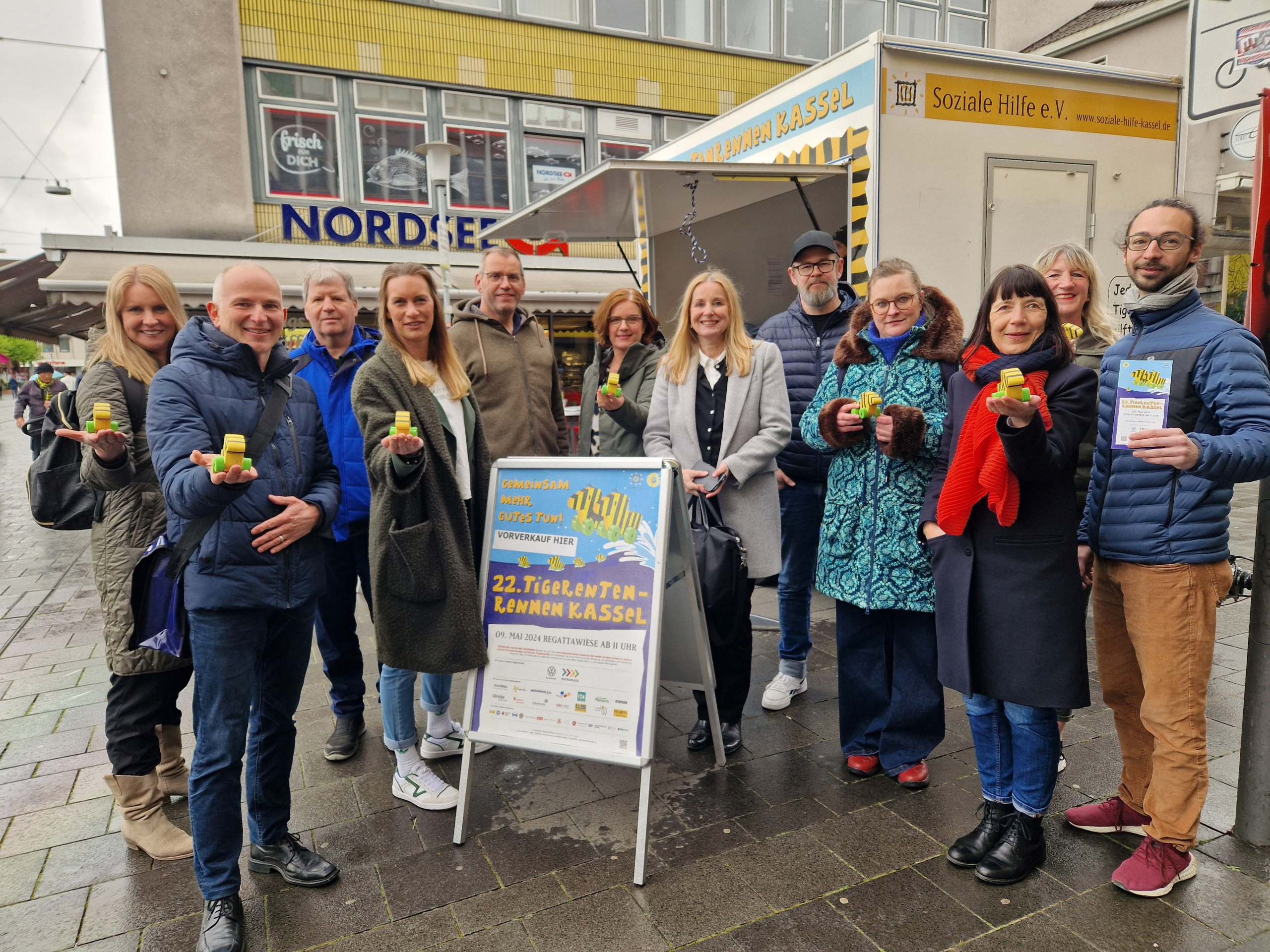 Sponsorenfoto zum 22. Tigerenten-Rennen in Kassel, 2024