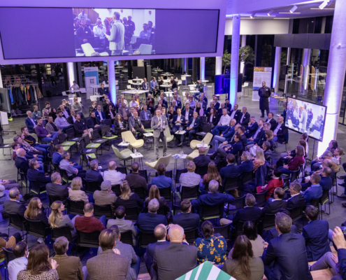 Momentaufnahme des Podiumsgesprächs "Mensch und Maschine im Einklang" am 29. Oktober 2024 im Frauenhofer IEE